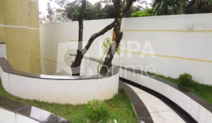 Sobrado com 3 dormitórios sendo 3 suítes à venda no Horto Floresta!
