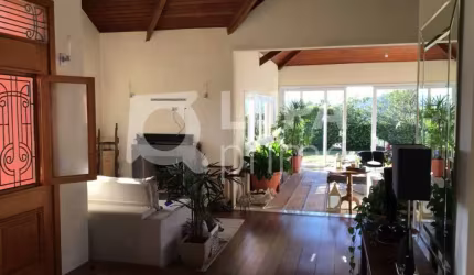 Casa, em condomínio, com 4 dormitórios de 2000m² à venda, em Mairiporã