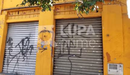 Terreno com 232m² - 1 salão comercial - 3 casas - á venda na Vila Gustavo !
