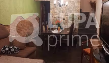 Casa à venda com 4 dormitórios na Vila Aurora!