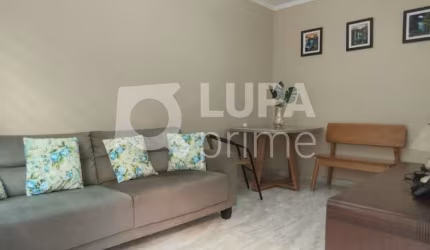 Sobrado, em condomínio, com 2 dormitórios de 73m² à venda, na Vila Nilo