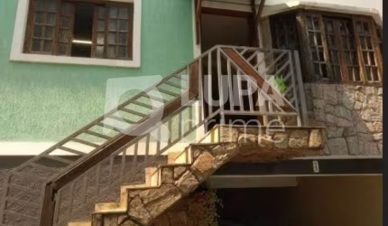 Sobrado em condomínio à venda no Limão !