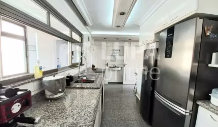 Apartamento com 4 dormitórios sendo 1 suíte á venda em Santana