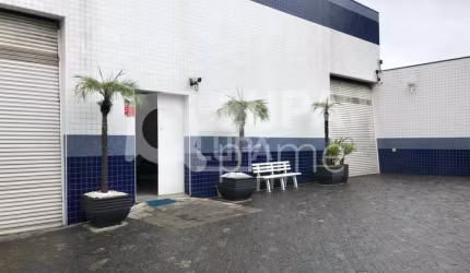 Prédio comercial com 1000m² para locação - Vila Albertina