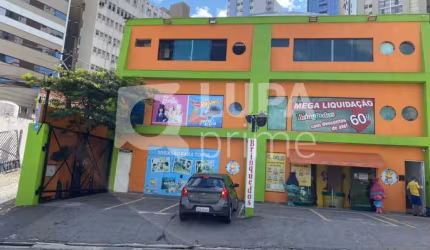 Prédio Comercial com 4 pavimentos à venda em Santana!