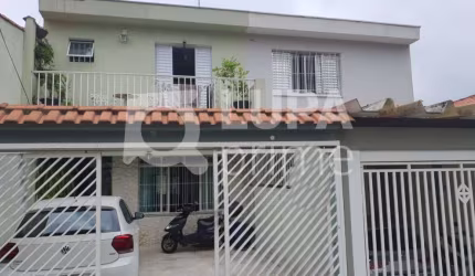 Sobrado com 3 dormitórios sendo 1 suíte à benda no Jardim do Colégio!