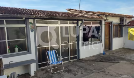 Sobrado com 3 dormitórios de 220m² à venda na Vila Amália.
