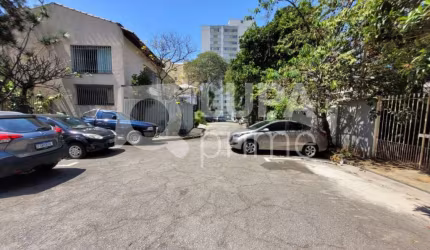 Casa Comercial com 210 metros de área total para locação em Santana!