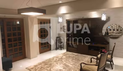 Casa em condomínio fechado na Vila Albertina !