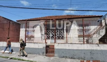 Casa térrea com 3 dormitórios à venda na Parada Inglesa!