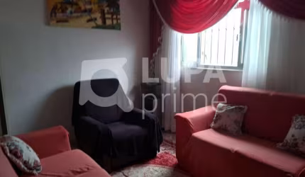 Casa Térrea com 3 dormitórios á venda na Vila Dionisia