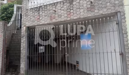 Sobrado com 3 dormitórios á venda na Vila Nivi!