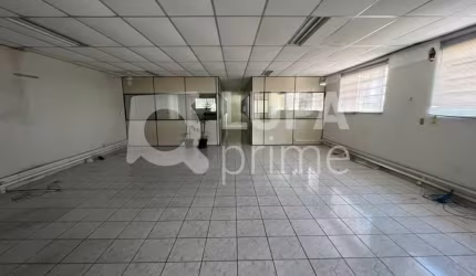 Galpão comercial com 550 metros de área construída à venda no Parque Mandaqui!