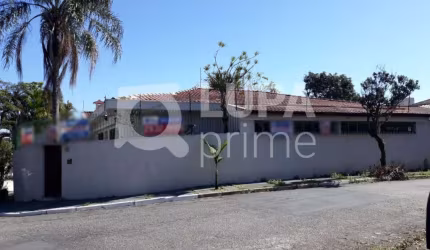 Casa Térrea com 3 dormitórios sendo 1 suíte á venda no Jardim França
