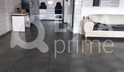 Casa Térrea com 4 dormitórios sendo 1 suíte á venda no Jardim Paraíso