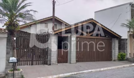 SOBRADO 4 DORMITÓRIOS (1 SUÍTE) Á VENDA JARDIM GUAPIRA