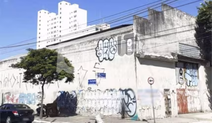 Galpão com 480 metros para locação no Brás!