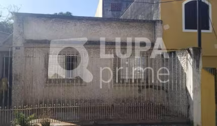 Casa térrea com 3 dormitórios à venda na Vila Dom Pedro II !