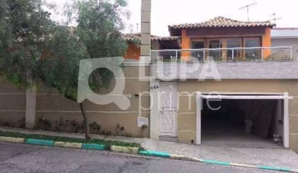 Sobrado à venda com 3 dormitórios à venda na Vila Paiva!
