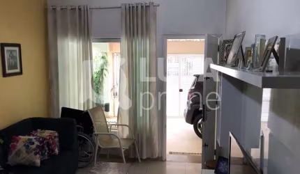 Casa térrea com 3 dormitórios à venda em Santana!