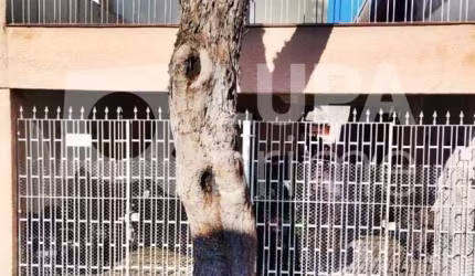 CASA COM 4 QUARTOS E 2 VAGAS DE GARAGEM À VENDA NO PARQUE EDU CHAVES