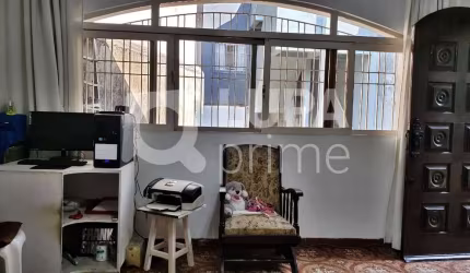 CASA COM 2 QUARTOS,  2 VAGAS DE GARAGEM E PRÉDIO DE 3 ANDARES À VENDA NA VILA GUILHERME