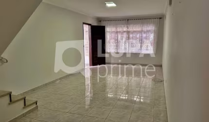 CASA COM 3 QUARTOS E 2 VAGAS DE GARAGEM À VENDA NO LAUZANE PAULISTA