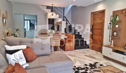 CASA COM 3 QUARTOS E 4 VAGAS DE GARAGEM À VENDA NO TUCURUVI
