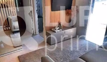 APARTAMENTO COM 2 QUARTOS E 1 VAGA DE GARAGEM À VENDA NO ALTO DA LAPA
