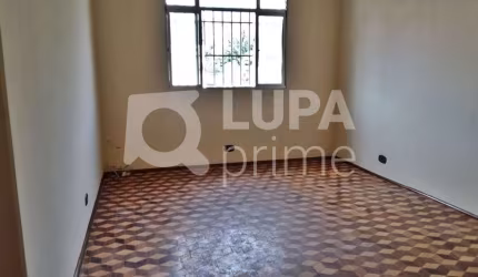 CASA COM 3 QUARTOS PARA LOCAÇÃO NO PARQUE EDU CHAVES /FINS COMERCIAIS