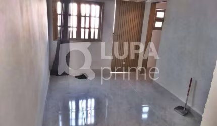 CASA COM 2 QUARTOS À VENDA NO TUCURUVI
