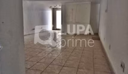 CASA COM 4 QUARTOS E 2 VAGAR DE GARAGEM À VENDA NO JAÇANA