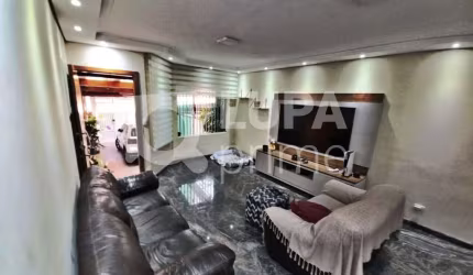 CASA COM 3 QUARTOS E 2 VAGAS DE GARAGEM À VENDA NA VILA GUILHERME