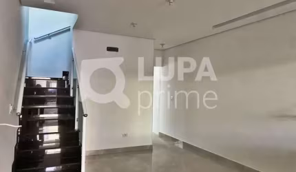 CASA COM 3 QUARTOS E 2 VAGAS DE GARAGEM À VENDA NA VILA MEDEIROS
