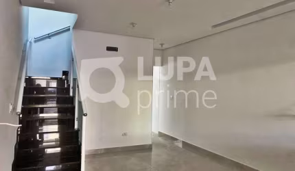 CASA COM 3 QUARTOS E 2 VAGAS DE GARAGEM À VENDA NA VILA MEDEIROS
