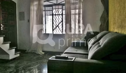 CASA COM 3 QUARTOS E 2 VAGAS DE GARAGEM À VENDA NA PARADA INGLESA