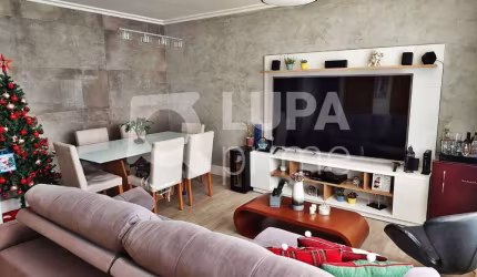CASA COM 3 QUARTOS E 2 VAGAS DE GARAGEM À VENDA NA VILA NOVA MAZZEI