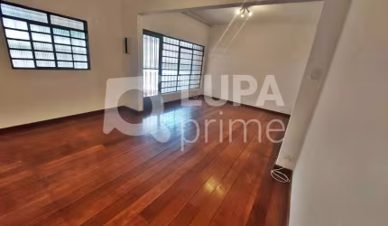 CASA COM 2 QUARTOS E 1 VAGA DE GARAGEM À VENDA NA VILA ISOLINA MAZZEI