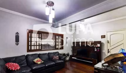 CASA COM 4 QUARTOS E 2 VAGAS DE GARAGEM À VENDA EM GUARULHOS