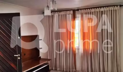 CASA COM 3 QUARTOS E 3 VAGAS DE GARAGEM À VENDA NA VILA MEDEIROS