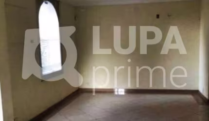 CASA COMERCIAL COM 257M² DE ÁREA CONSTRUÍDA PARA LOCAÇÃO EM SANTANA