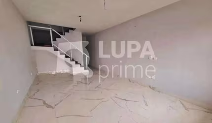 CASA COM 3 QUARTOS E 3 VAGAS DE GARAGEM À VENDA NA VILA GUILHERME