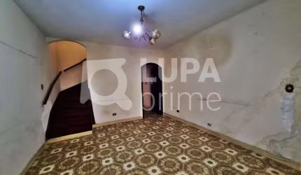 CASA COM 3 QUARTOS E 2 VAGAS DE GARAGEM À VENDA NA VILA MEDEIROS