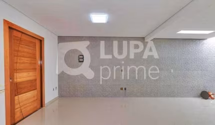 CASA COM 3 QUARTOS E 8 VAGAS DE GARAGEM À VENDA NA VILA MARIA ALTA