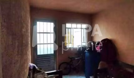 CASA COM 3 QUARTOS E 2 VAGAS DE GARAGEM À VENDA NA VILA MARIA
