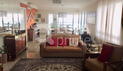 APARTAMENTO 213 M² A VENDA NO CENTRO