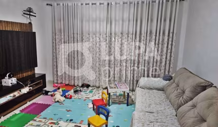 CASA COM 3 QUARTOS E 2 VAGAS DE GARAGEM À VENDA NA VILA MARIA