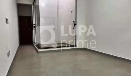 CASA COM 3 QUARTOS E 2 VAGAS DE GARAGEM À VENDA NO TUCURUVI