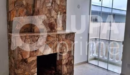 CASA COM 5 QUARTOS E 10 VAGAS DE GARAGEM À VENDA NO TUCURUVI