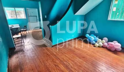 CASA COM 3 QUARTOS E 1 VAGA DE GARAGEM PARA LOCAÇÃO NA VILA ISOLINA MAZZEI